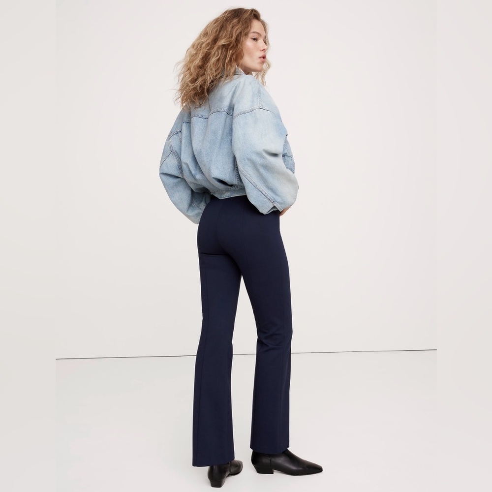 NWT! Banana Republic Navy Blue Crop Flare Everywhere Ponte Pant - Multiple 💛 - Picture 3 of 10